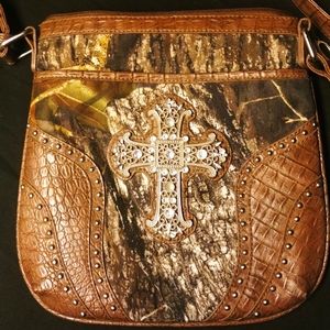 Mossy Oak style purse